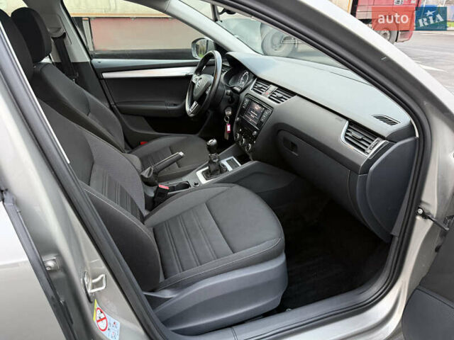 Бежевый Шкода Октавия, объемом двигателя 2 л и пробегом 105 тыс. км за 16950 $, фото 73 на Automoto.ua