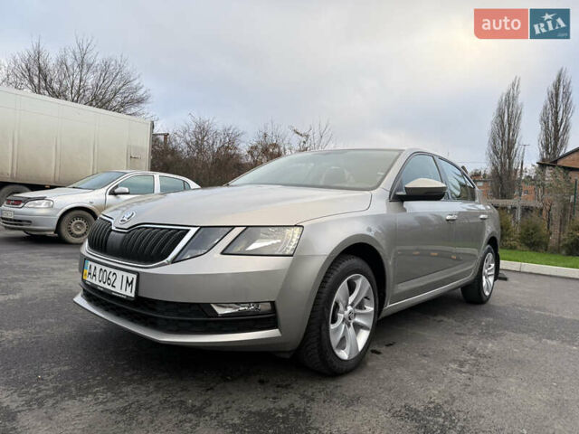 Бежевый Шкода Октавия, объемом двигателя 2 л и пробегом 105 тыс. км за 16950 $, фото 2 на Automoto.ua
