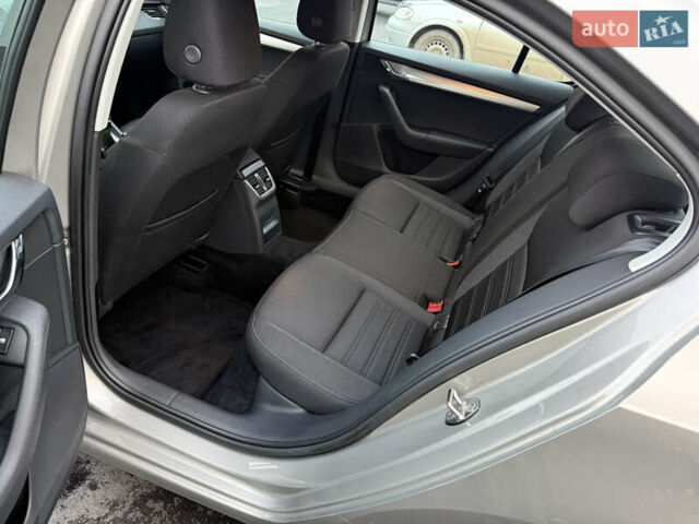 Бежевый Шкода Октавия, объемом двигателя 2 л и пробегом 105 тыс. км за 16950 $, фото 63 на Automoto.ua