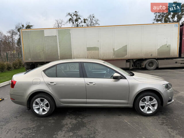 Бежевый Шкода Октавия, объемом двигателя 2 л и пробегом 105 тыс. км за 16950 $, фото 9 на Automoto.ua