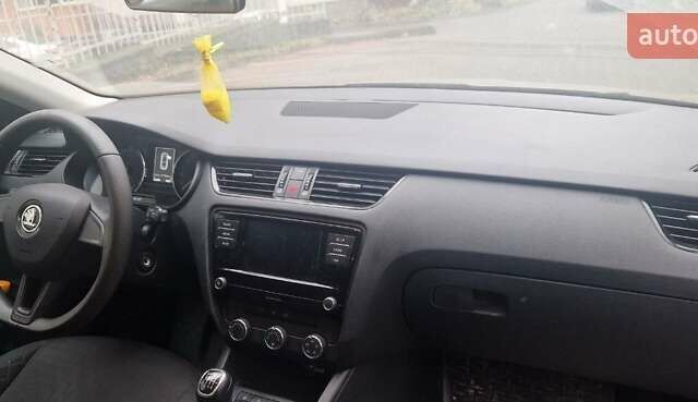 Бежевый Шкода Октавия, объемом двигателя 1.4 л и пробегом 146 тыс. км за 13400 $, фото 2 на Automoto.ua