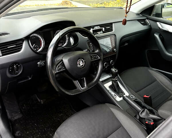 Шкода Октавия 2019 в Киеве на Automoto.ua Бежевый Шкода Октавия, объемом двигателя 1.8 л и пробегом 235 тыс. км за 14990 $, фото 24 на Automoto.ua