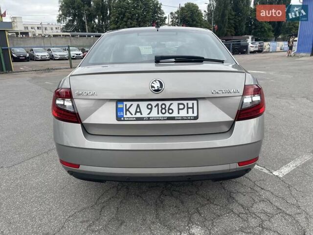 Бежевый Шкода Октавия, объемом двигателя 1.8 л и пробегом 225 тыс. км за 12500 $, фото 23 на Automoto.ua