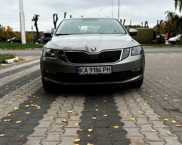 Шкода Октавия 2019 в Киеве на Automoto.ua Бежевый Шкода Октавия, объемом двигателя 1.8 л и пробегом 235 тыс. км за 14990 $, фото 17 на Automoto.ua