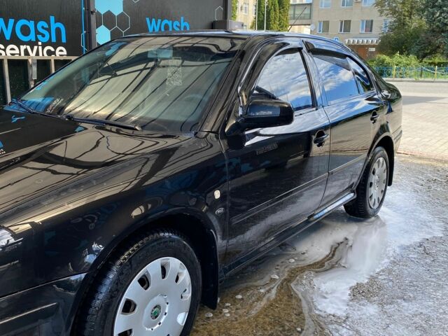 Чорний Шкода Октавія, об'ємом двигуна 1.8 л та пробігом 250 тис. км за 4000 $, фото 1 на Automoto.ua