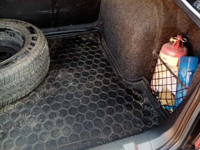 Черный Шкода Октавия, объемом двигателя 1.8 л и пробегом 290 тыс. км за 5000 $, фото 1 на Automoto.ua