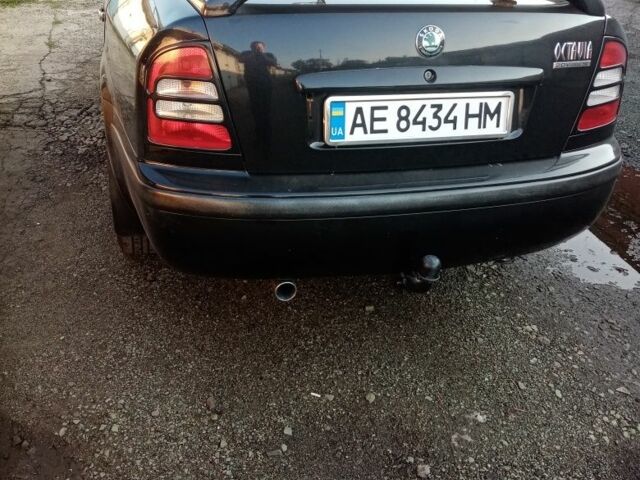 Черный Шкода Октавия, объемом двигателя 1.8 л и пробегом 290 тыс. км за 5000 $, фото 12 на Automoto.ua