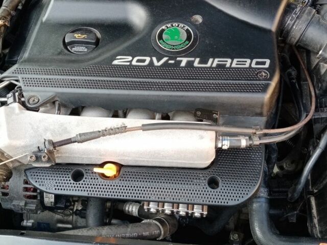 Черный Шкода Октавия, объемом двигателя 1.8 л и пробегом 290 тыс. км за 5000 $, фото 3 на Automoto.ua