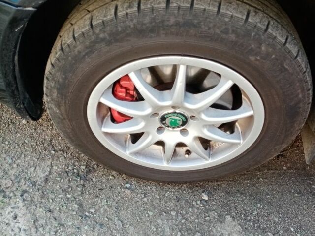 Черный Шкода Октавия, объемом двигателя 1.8 л и пробегом 290 тыс. км за 5000 $, фото 13 на Automoto.ua