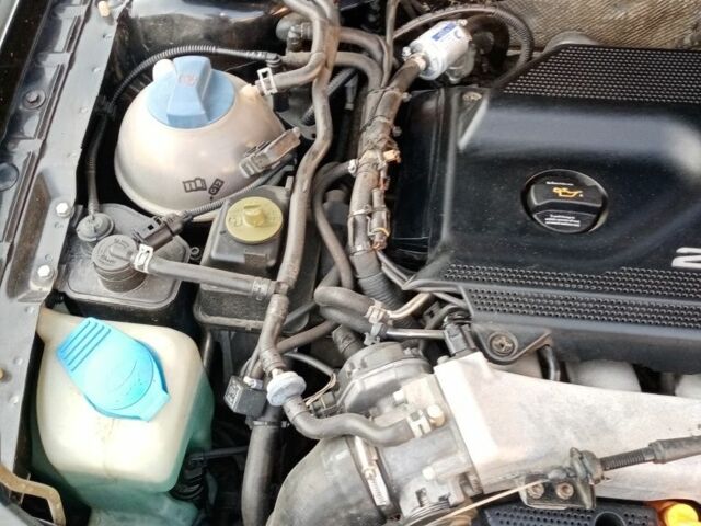 Черный Шкода Октавия, объемом двигателя 1.8 л и пробегом 290 тыс. км за 5000 $, фото 4 на Automoto.ua