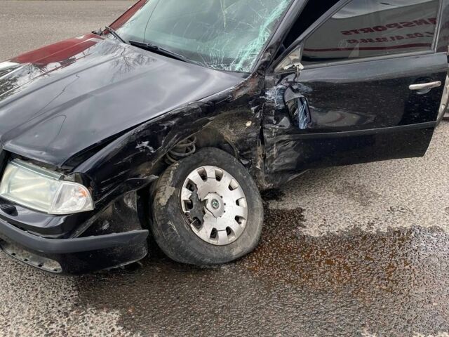 Шкода Октавия 2003 в Львове на Automoto.ua Черный Шкода Октавия, объемом двигателя 0 л и пробегом 350 тыс. км за 1800 $, фото 2 на Automoto.ua