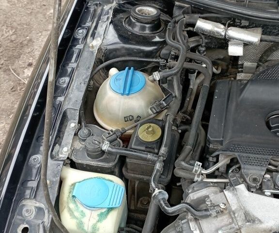 Черный Шкода Октавия, объемом двигателя 1.8 л и пробегом 300 тыс. км за 5200 $, фото 4 на Automoto.ua