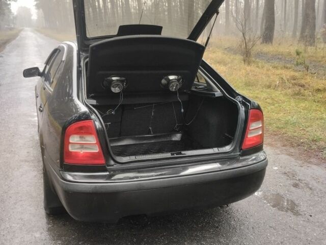 Черный Шкода Октавия, объемом двигателя 0 л и пробегом 225 тыс. км за 4350 $, фото 8 на Automoto.ua