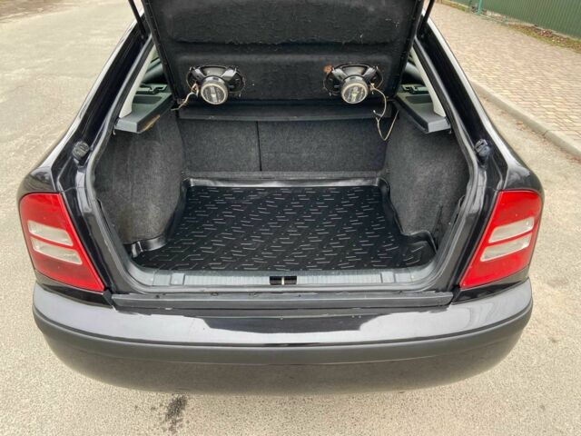 Чорний Шкода Октавія, об'ємом двигуна 1.6 л та пробігом 292 тис. км за 5250 $, фото 11 на Automoto.ua