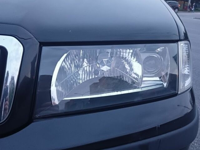 Чорний Шкода Октавія, об'ємом двигуна 2 л та пробігом 235 тис. км за 5000 $, фото 1 на Automoto.ua