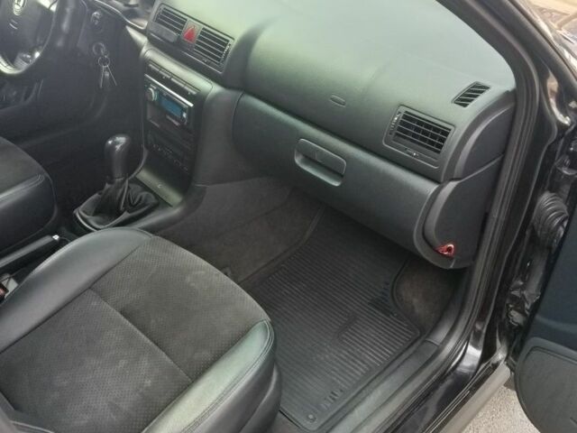 Чорний Шкода Октавія, об'ємом двигуна 2 л та пробігом 235 тис. км за 5000 $, фото 4 на Automoto.ua