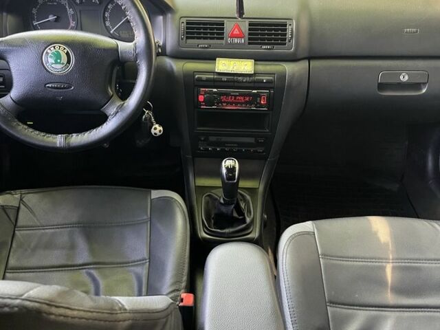 Чорний Шкода Октавія, об'ємом двигуна 1.8 л та пробігом 343 тис. км за 5550 $, фото 2 на Automoto.ua