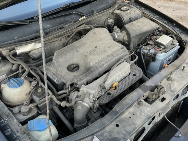 Черный Шкода Октавия, объемом двигателя 1.8 л и пробегом 276 тыс. км за 5500 $, фото 8 на Automoto.ua