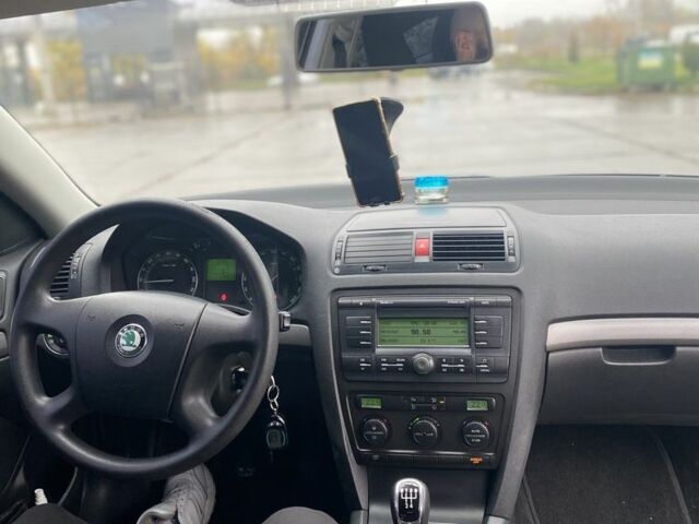 Черный Шкода Октавия, объемом двигателя 1.9 л и пробегом 244 тыс. км за 2800 $, фото 5 на Automoto.ua