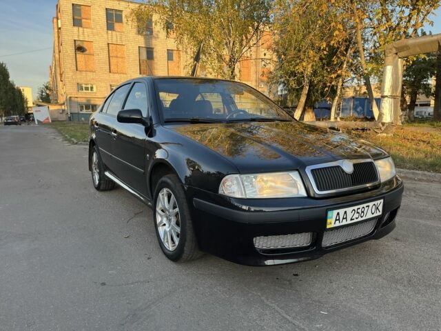 Черный Шкода Октавия, объемом двигателя 1.8 л и пробегом 276 тыс. км за 5500 $, фото 3 на Automoto.ua
