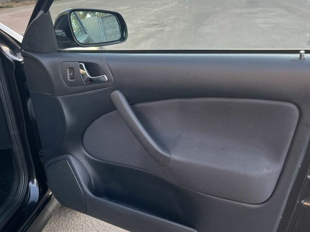 Черный Шкода Октавия, объемом двигателя 1.8 л и пробегом 276 тыс. км за 5500 $, фото 11 на Automoto.ua