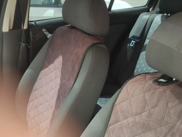 Черный Шкода Октавия, объемом двигателя 1.6 л и пробегом 279 тыс. км за 4900 $, фото 8 на Automoto.ua