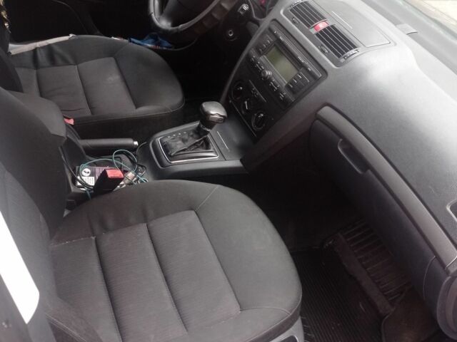 Чорний Шкода Октавія, об'ємом двигуна 2 л та пробігом 355 тис. км за 4731 $, фото 2 на Automoto.ua