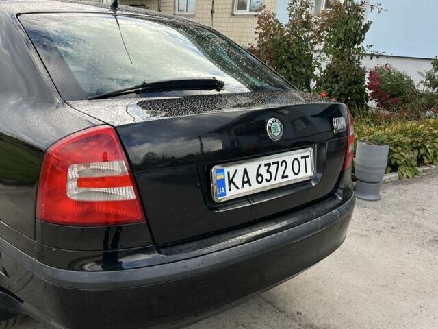 Черный Шкода Октавия, объемом двигателя 2 л и пробегом 330 тыс. км за 4250 $, фото 4 на Automoto.ua
