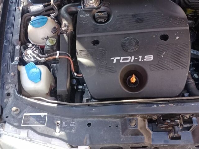 Черный Шкода Октавия, объемом двигателя 0 л и пробегом 212 тыс. км за 5900 $, фото 3 на Automoto.ua