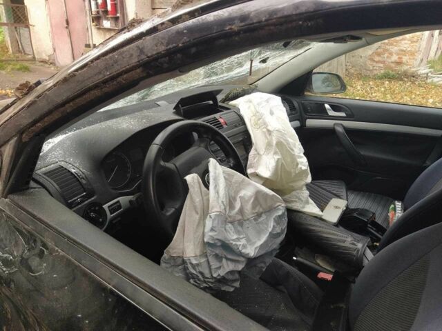 Шкода Октавия 2008 в Каменке-Бугской на Automoto.ua Черный Шкода Октавия, объемом двигателя 1.6 л и пробегом 217 тыс. км за 2500 $, фото 3 на Automoto.ua