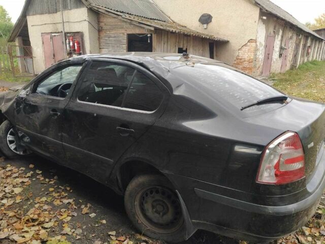 Черный Шкода Октавия, объемом двигателя 1.6 л и пробегом 217 тыс. км за 2500 $, фото 10 на Automoto.ua
