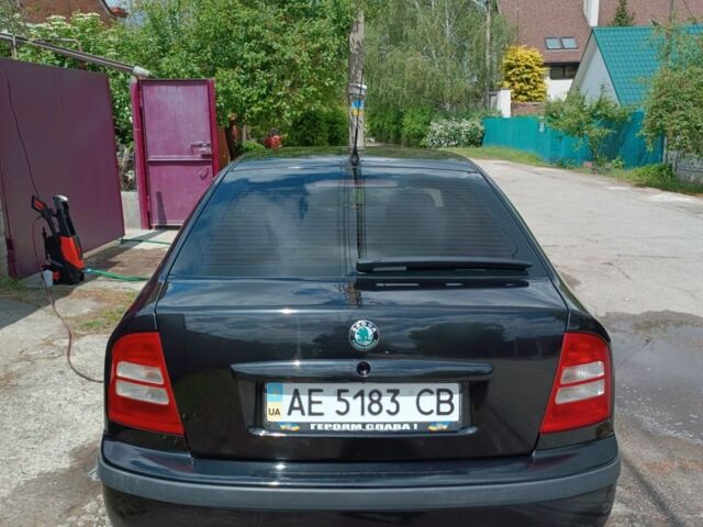 Черный Шкода Октавия, объемом двигателя 1.6 л и пробегом 392 тыс. км за 5300 $, фото 6 на Automoto.ua