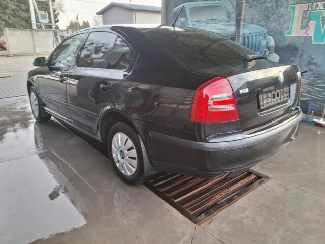 Черный Шкода Октавия, объемом двигателя 1.6 л и пробегом 220 тыс. км за 4300 $, фото 4 на Automoto.ua