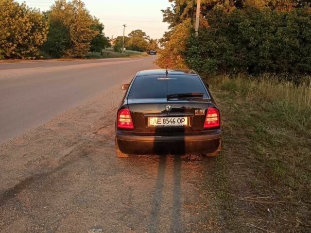 Черный Шкода Октавия, объемом двигателя 1.6 л и пробегом 246 тыс. км за 5000 $, фото 2 на Automoto.ua