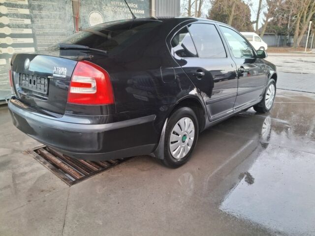 Черный Шкода Октавия, объемом двигателя 1.6 л и пробегом 220 тыс. км за 4300 $, фото 3 на Automoto.ua