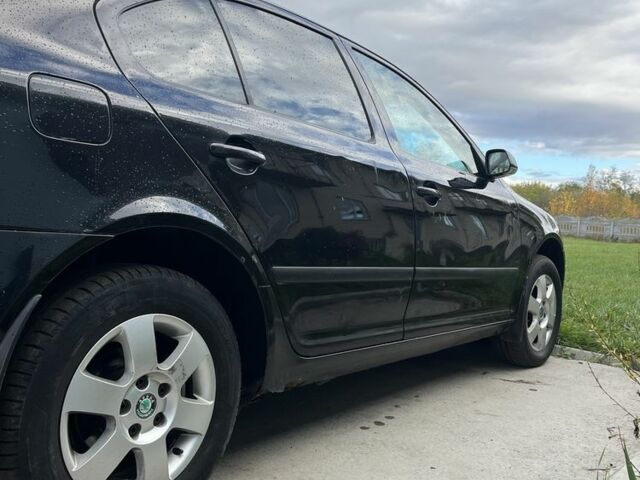 Черный Шкода Октавия, объемом двигателя 2 л и пробегом 330 тыс. км за 4250 $, фото 10 на Automoto.ua