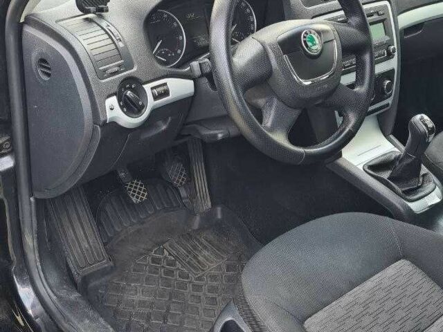 Черный Шкода Октавия, объемом двигателя 2 л и пробегом 228 тыс. км за 7000 $, фото 5 на Automoto.ua
