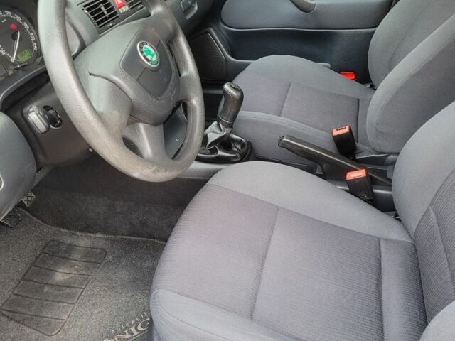 Черный Шкода Октавия, объемом двигателя 1.6 л и пробегом 197 тыс. км за 7150 $, фото 6 на Automoto.ua