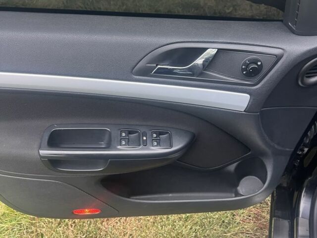 Черный Шкода Октавия, объемом двигателя 1.8 л и пробегом 180 тыс. км за 5500 $, фото 11 на Automoto.ua