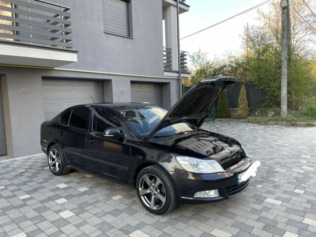 Черный Шкода Октавия, объемом двигателя 1.6 л и пробегом 219 тыс. км за 6900 $, фото 2 на Automoto.ua