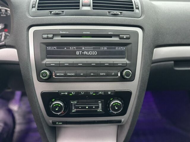 Чорний Шкода Октавія, об'ємом двигуна 1.6 л та пробігом 310 тис. км за 7500 $, фото 9 на Automoto.ua