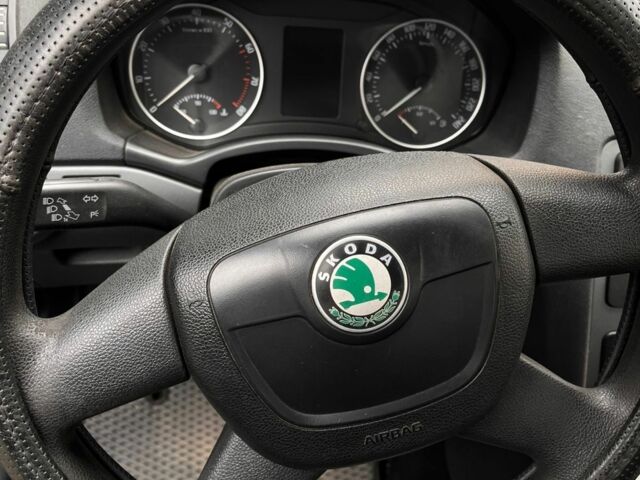 Черный Шкода Октавия, объемом двигателя 1.6 л и пробегом 204 тыс. км за 7800 $, фото 7 на Automoto.ua