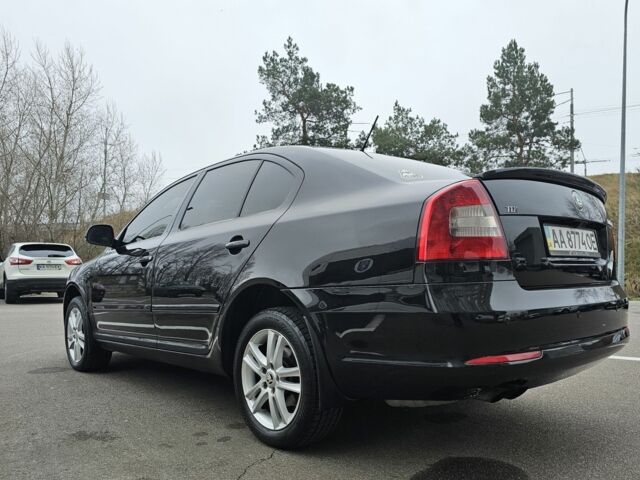 Чорний Шкода Октавія, об'ємом двигуна 2 л та пробігом 240 тис. км за 10900 $, фото 6 на Automoto.ua