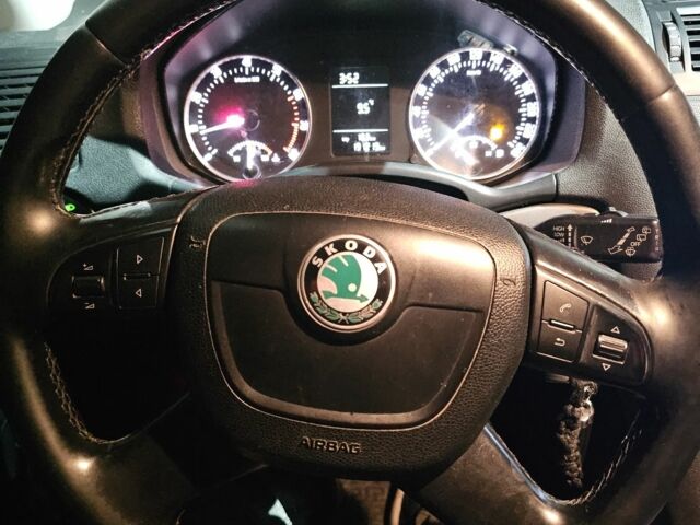 Черный Шкода Октавия, объемом двигателя 1.6 л и пробегом 191 тыс. км за 8200 $, фото 8 на Automoto.ua