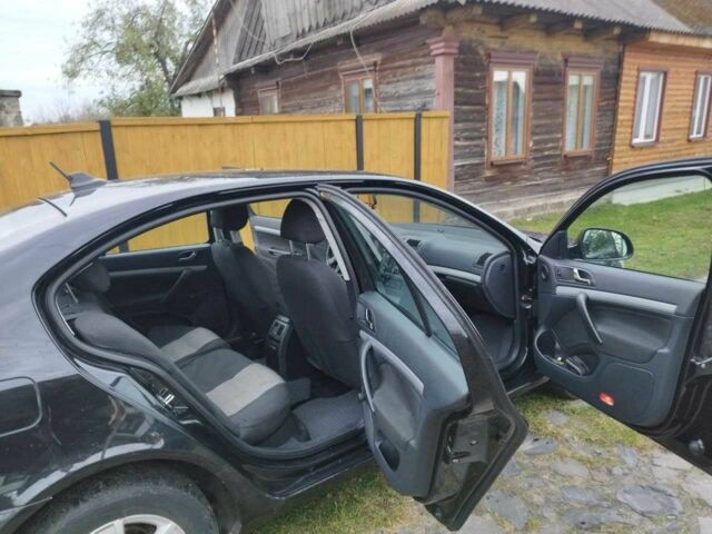 Черный Шкода Октавия, объемом двигателя 1.6 л и пробегом 320 тыс. км за 7200 $, фото 5 на Automoto.ua