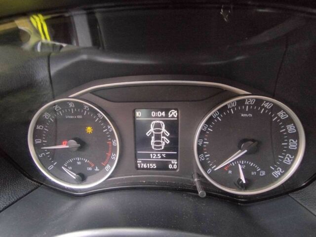 Черный Шкода Октавия, объемом двигателя 1.6 л и пробегом 320 тыс. км за 7000 $, фото 7 на Automoto.ua