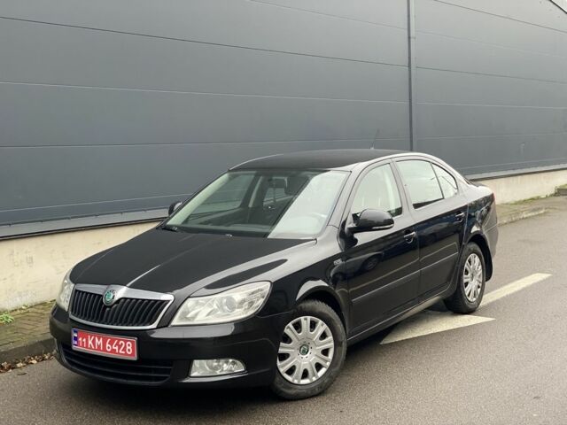 Чорний Шкода Октавія, об'ємом двигуна 1.6 л та пробігом 183 тис. км за 7999 $, фото 1 на Automoto.ua