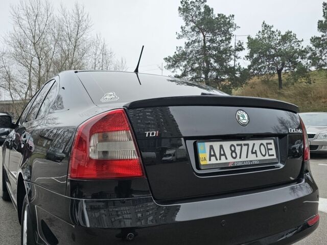 Чорний Шкода Октавія, об'ємом двигуна 2 л та пробігом 240 тис. км за 10900 $, фото 7 на Automoto.ua