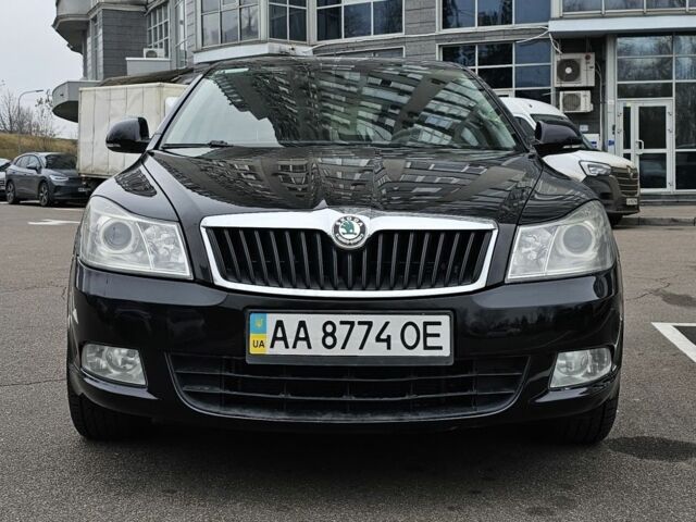 Чорний Шкода Октавія, об'ємом двигуна 2 л та пробігом 240 тис. км за 10900 $, фото 3 на Automoto.ua