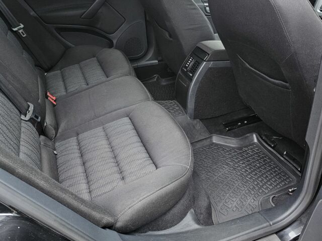 Чорний Шкода Октавія, об'ємом двигуна 2 л та пробігом 240 тис. км за 10900 $, фото 11 на Automoto.ua